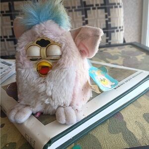 vintage 1999 Furby Baby